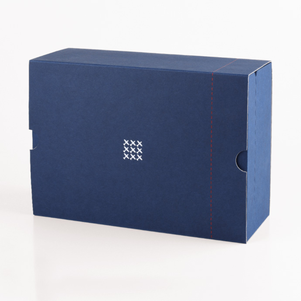 Caja de reloj Fortis azul con impresión blanca