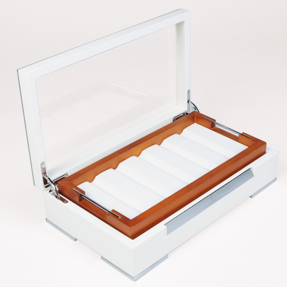 Estuche de colección Faber-Castell para la "Pluma del año" en MDP blanco con metal cromado